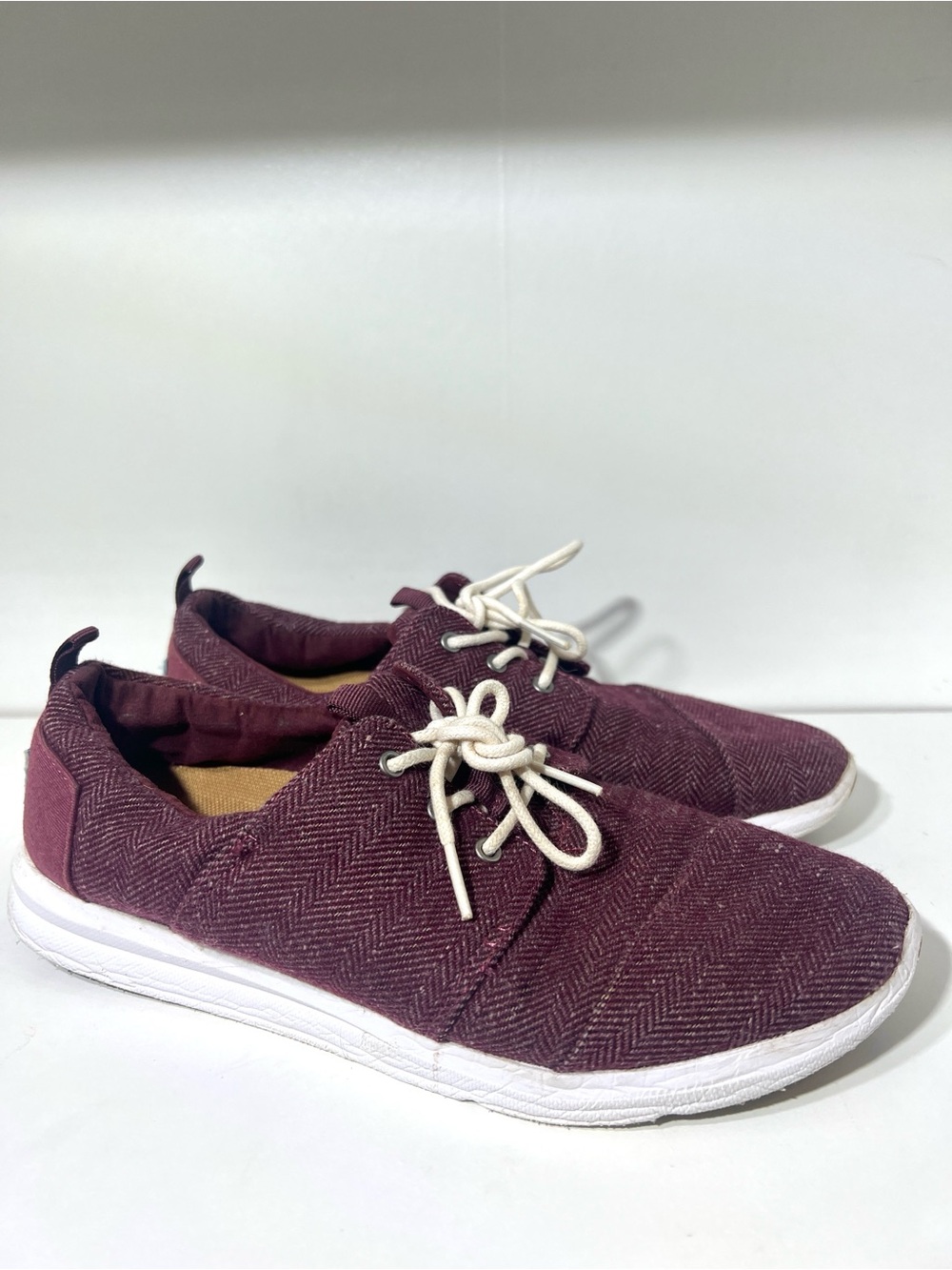 Toms Burgundy Herringbone Lace-Up Sneakers Women’s Size 8